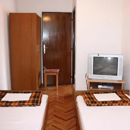 Apartment Jaska Pag Town