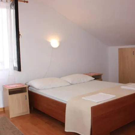 Jaska Apartman Pag Town