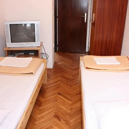 Jaska Apartman Pag Town
